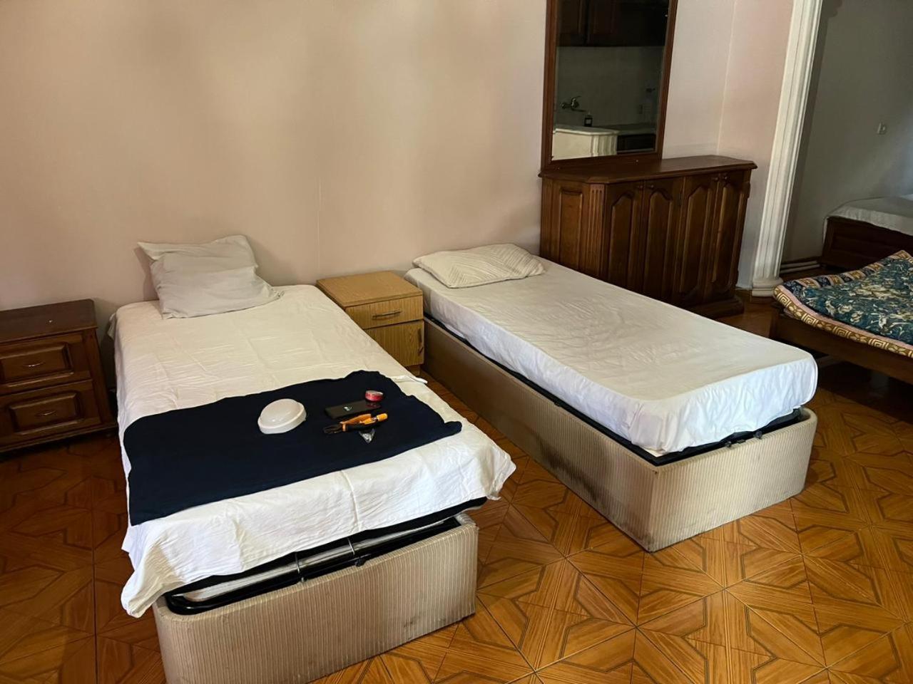 Hotel Nino And Ali Батуми Екстериор снимка